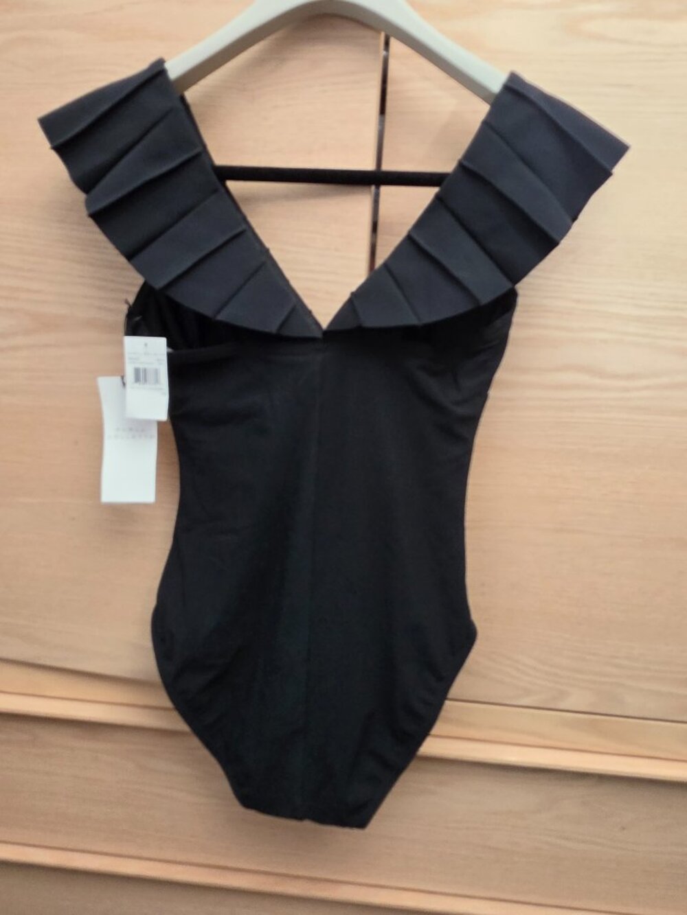 NWT Karla Colletto Alora Ruffle V Neck One Piece Swimsuit Black 10 - Picture 6 of 8